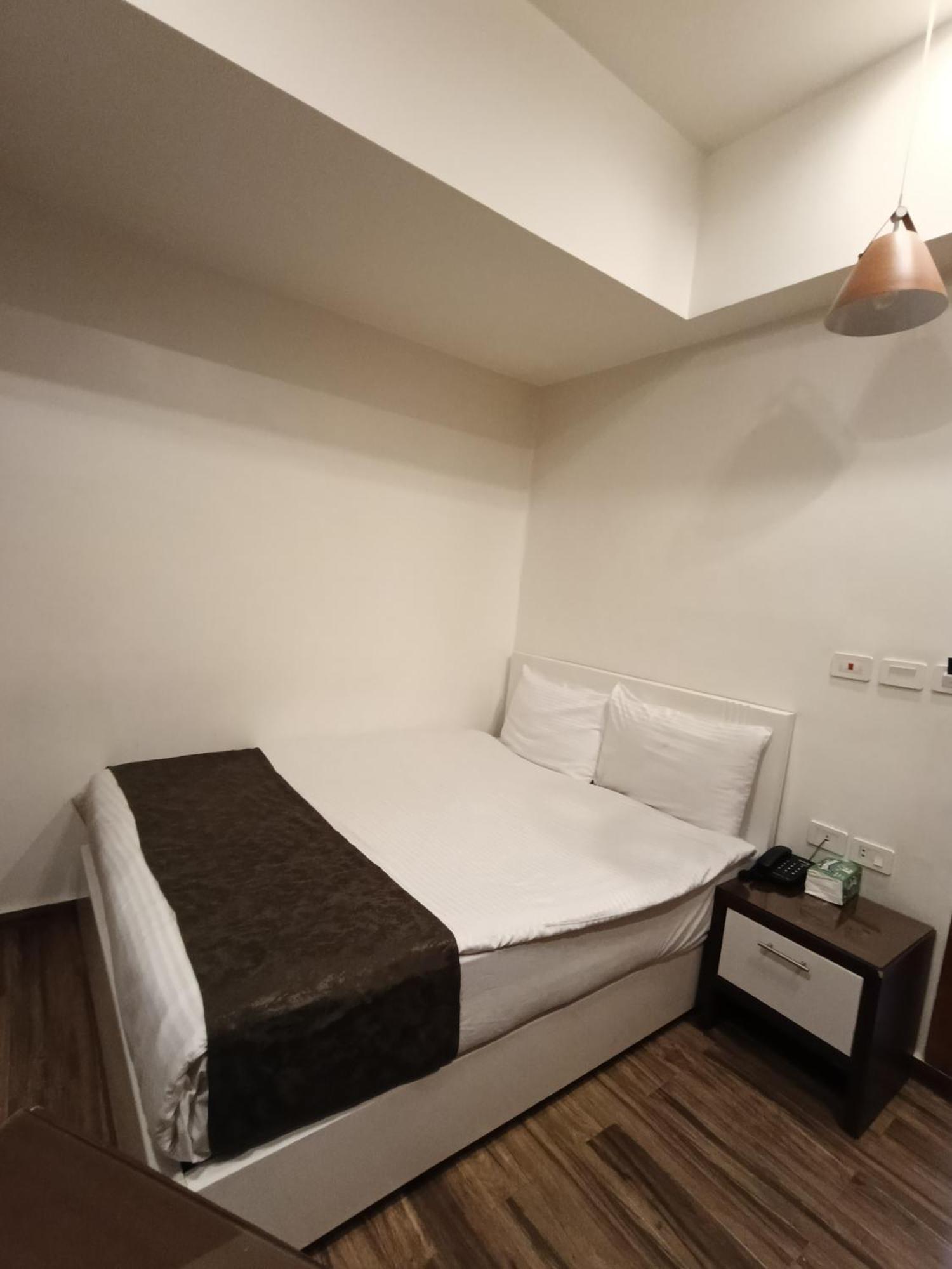 Museum Plaza Hostel *